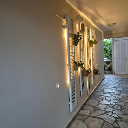 Apollon شقة فندقية سارتي